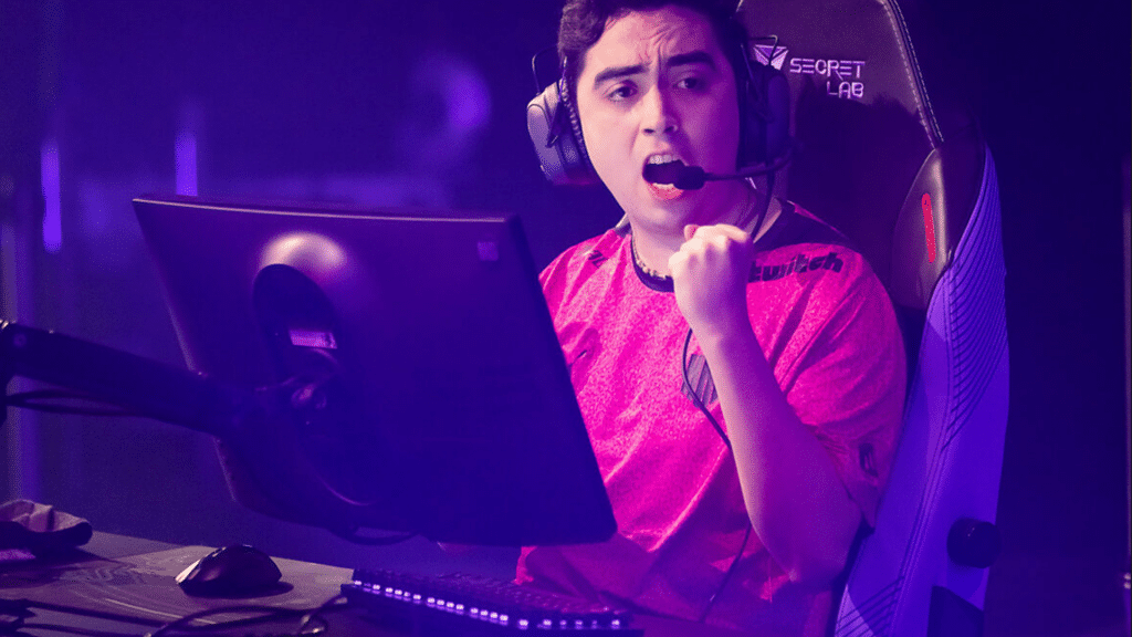 Mazino playing Valorant