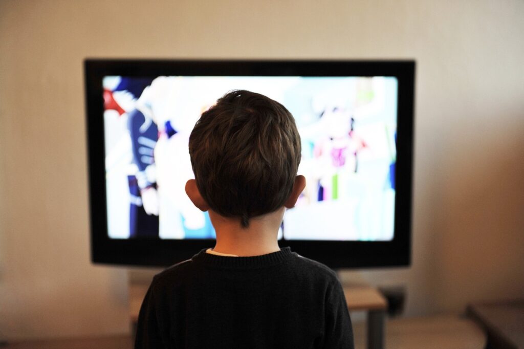 No-Contract TV vs. Cable TV: Which Is Worth Your Money? children-gf83a87c01_1280